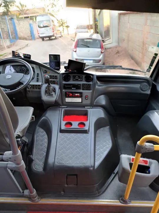Micro-ônibus 4X4 impecável - Foto 10