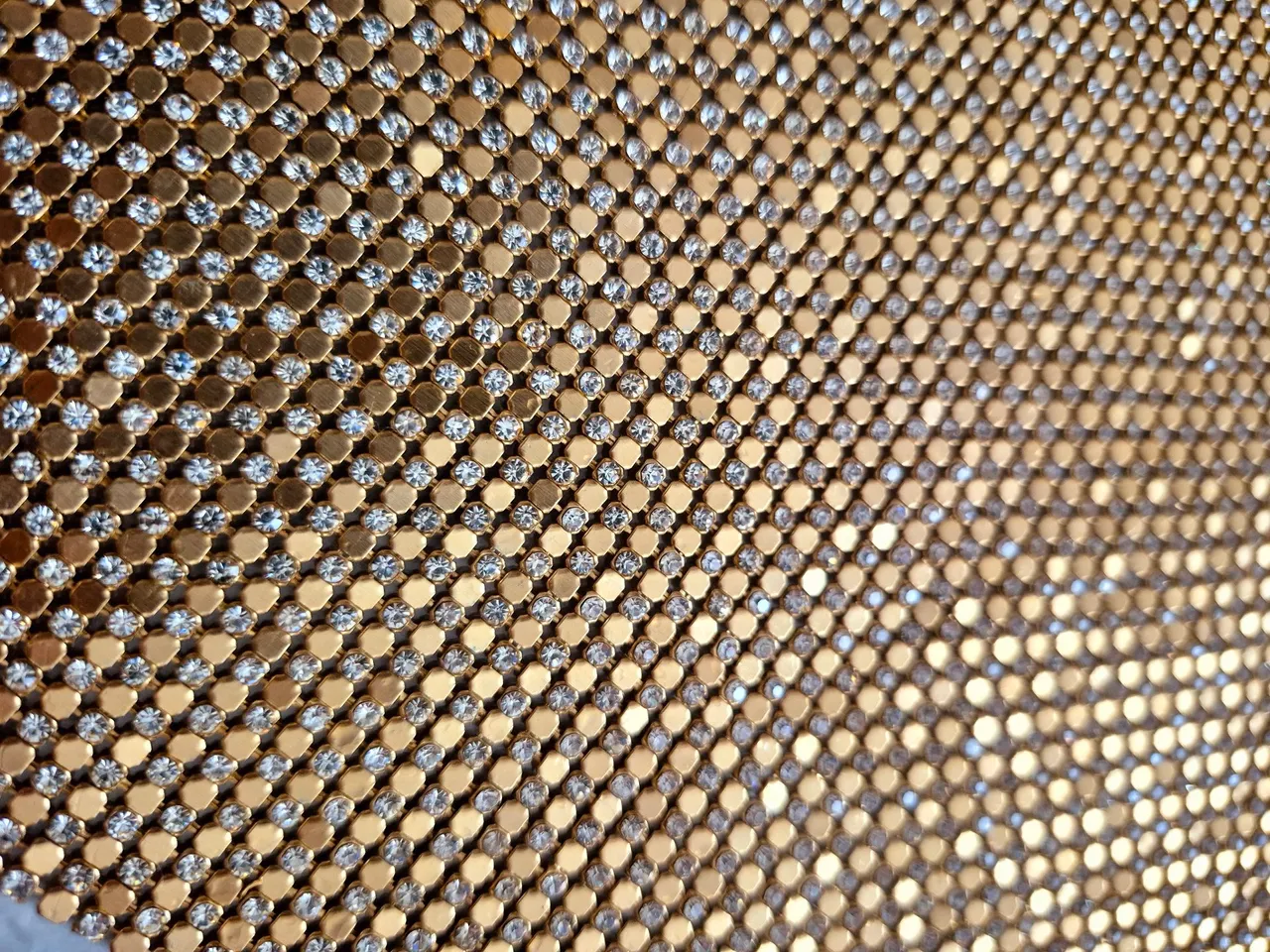 Rede de Metal Dourada para Decoração