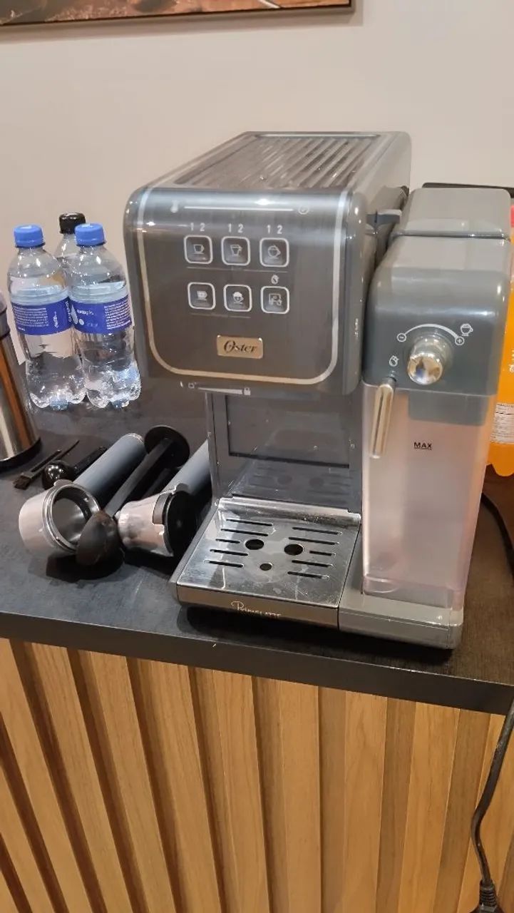 Cafeteira Oster Expresso Automática PRIMALATTE 220V - Foto 5