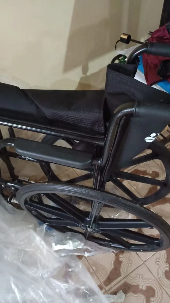 Cadeira de Rodas Confortável e Resistente