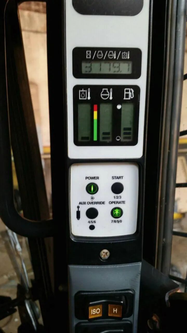 MINI CARREGADEIRA NEW HOLLAND L218  Ano 2013 - Foto 4