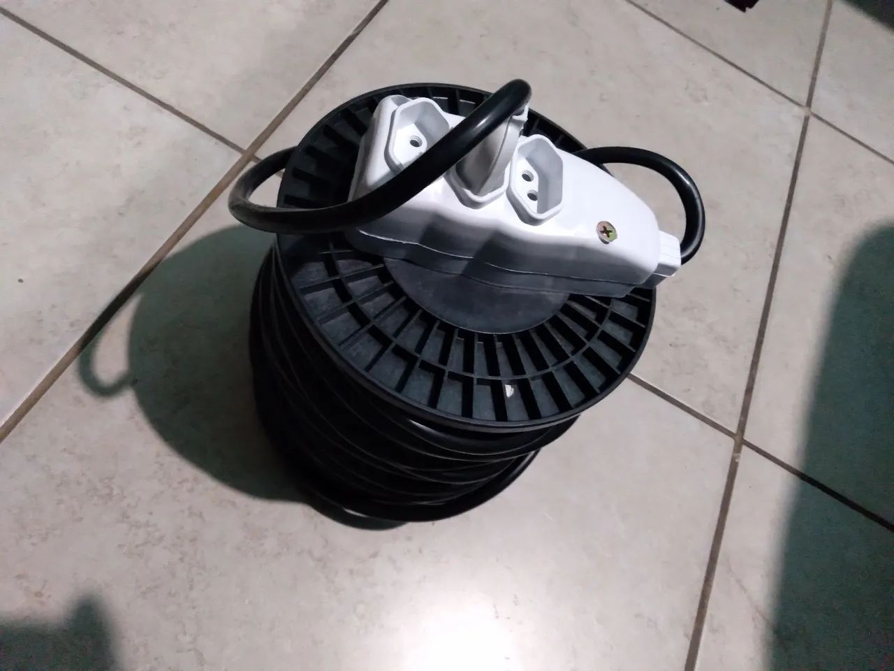 Extensão no rolo nova fio super grosso 30mtrs com plug 3