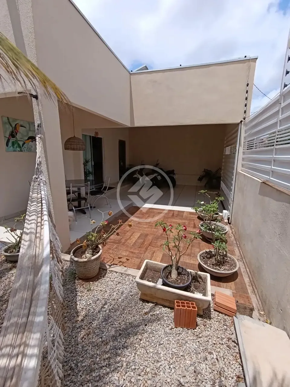 Casa de Esquina com moveis planejados 2 quartos ( sendo 1 com Closet) codigo: 90855