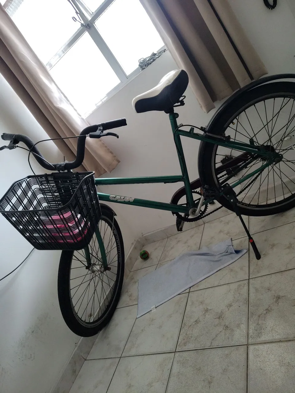 Bicicleta Caloi com Cesto e Marchas