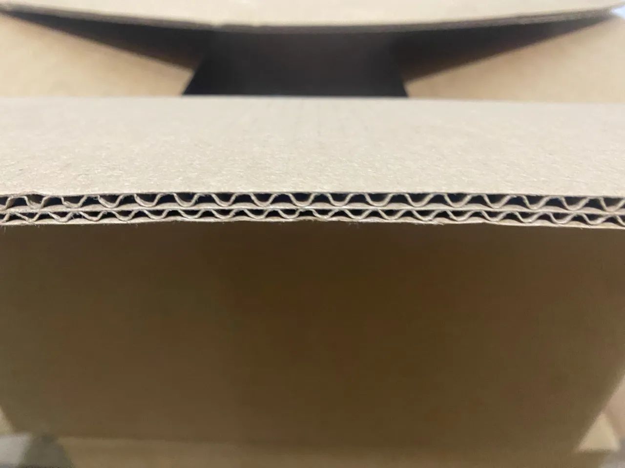 Caixa papelão Grande Muito reforçada 38x59x37 Altura  - Foto 6