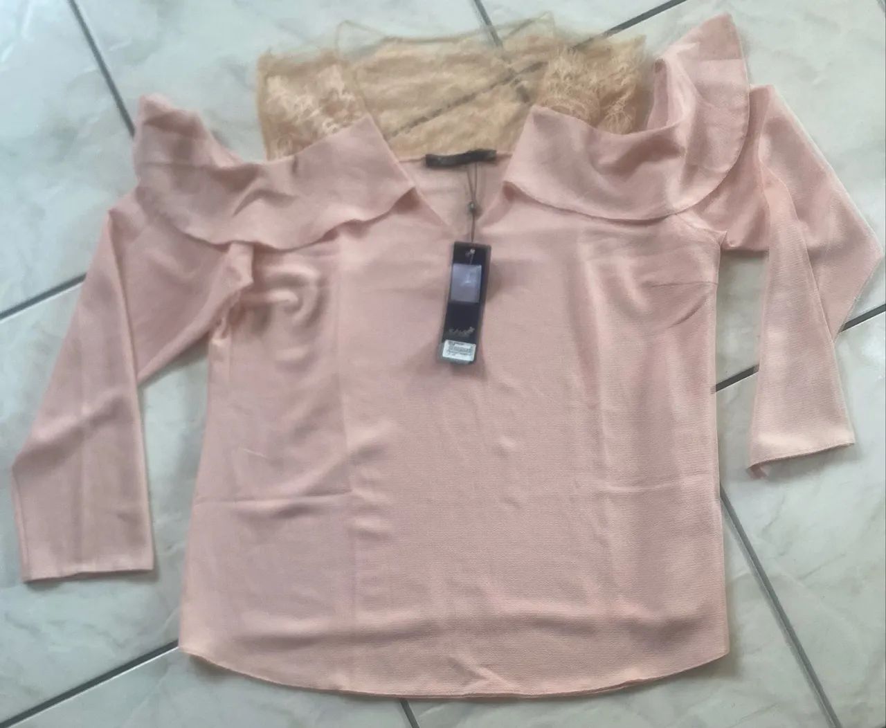 Blusa Rose com Renda - TAM G - R$ 24,99 - Foto 4