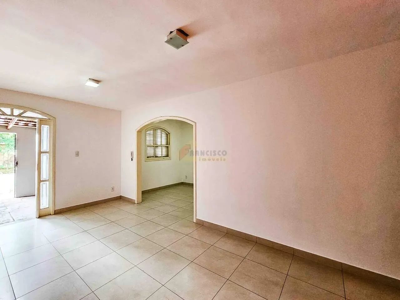 Casa para aluguel, 3 quartos, 1 suíte, 2 vagas, Ipiranga - Divinópolis/MG - Foto 2