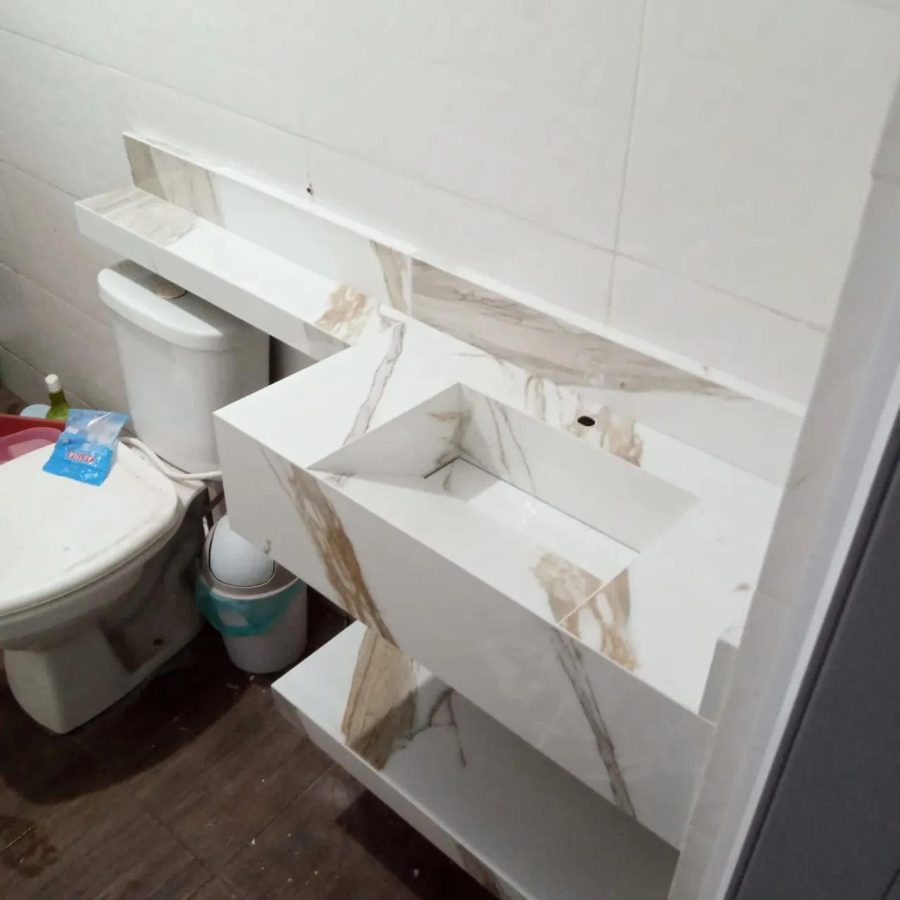 Pias esculpida em porcelanato  - Foto 5