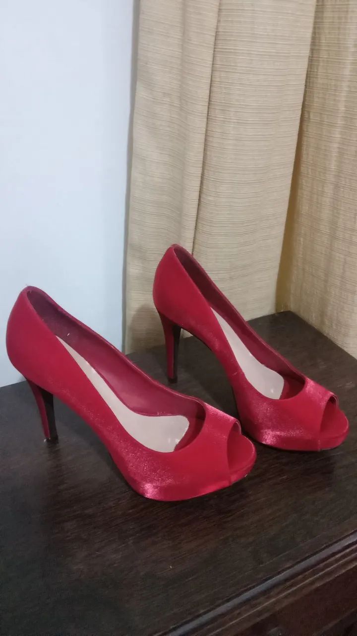 Sapato cetim vermelho 36