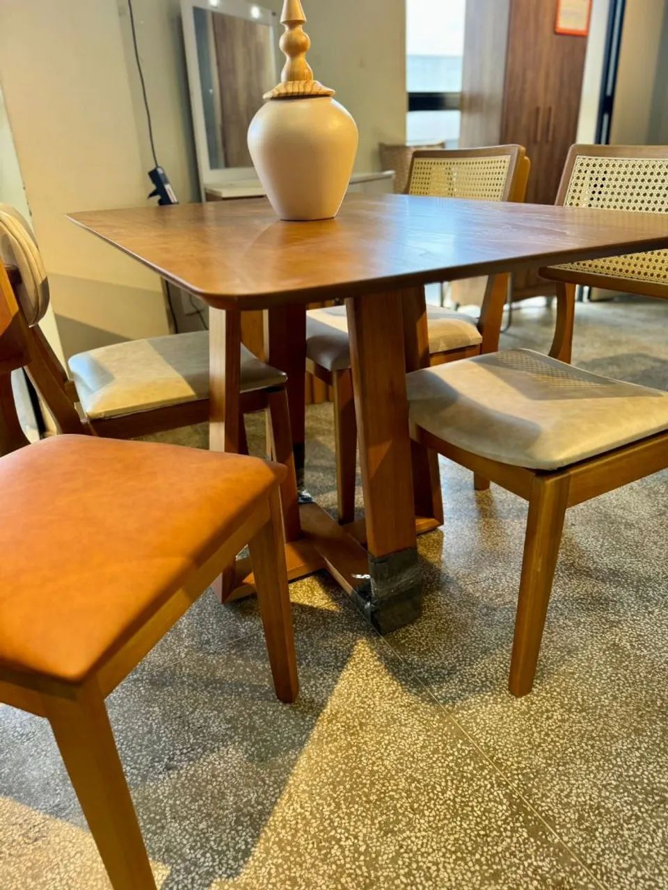 Mesa de jantar laminada 1 .20 - Foto 4