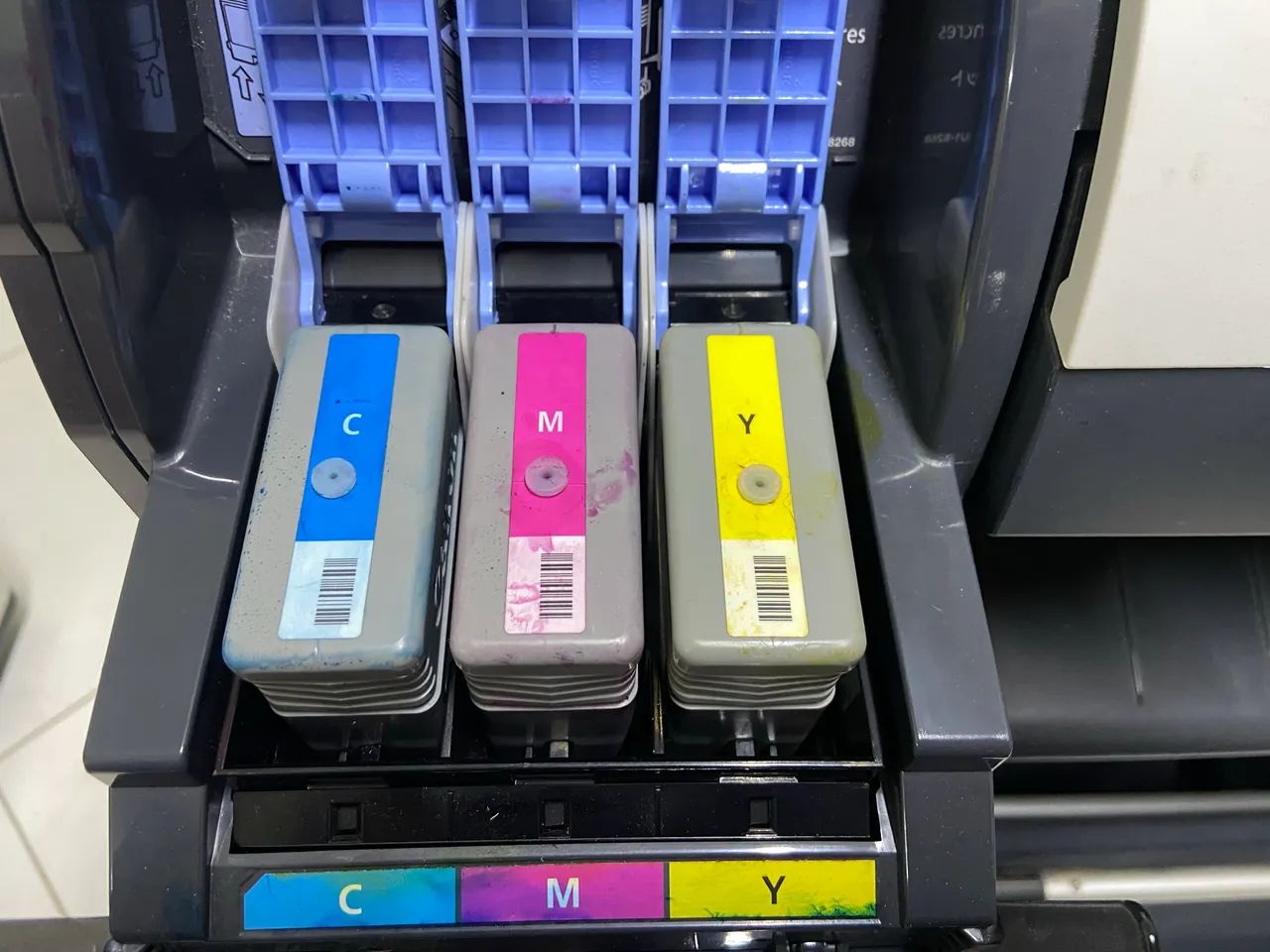 Impressora Canon IPF765 com recarga de tinta - Foto 5