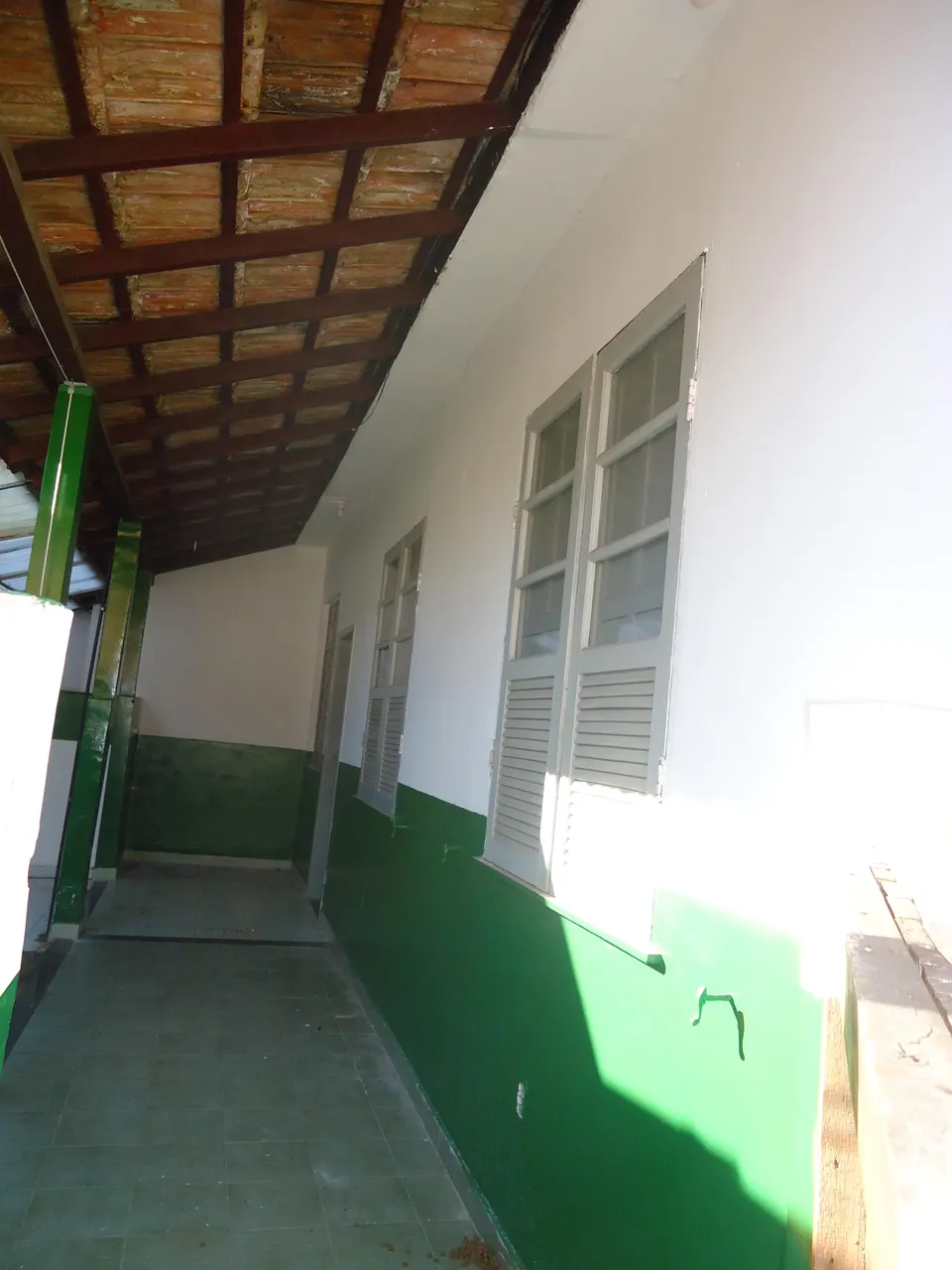 Imóvel para aluguel possui 57 metros quadrados com 2 quartos em Santa Rosa - Niterói - RJ