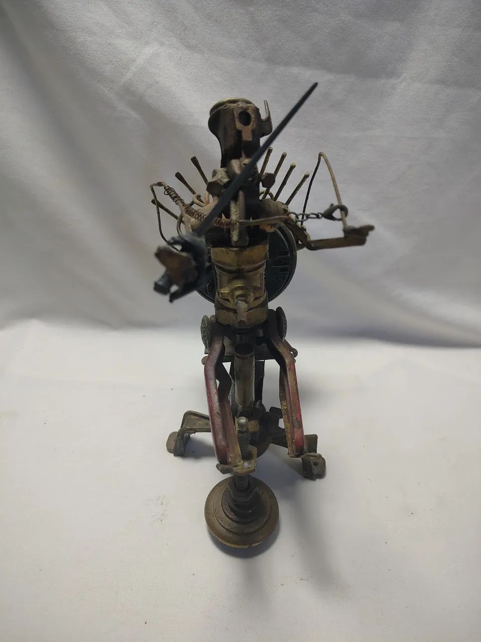 Escultura Steampunk: Arte com Peças Recicladas - Foto 2