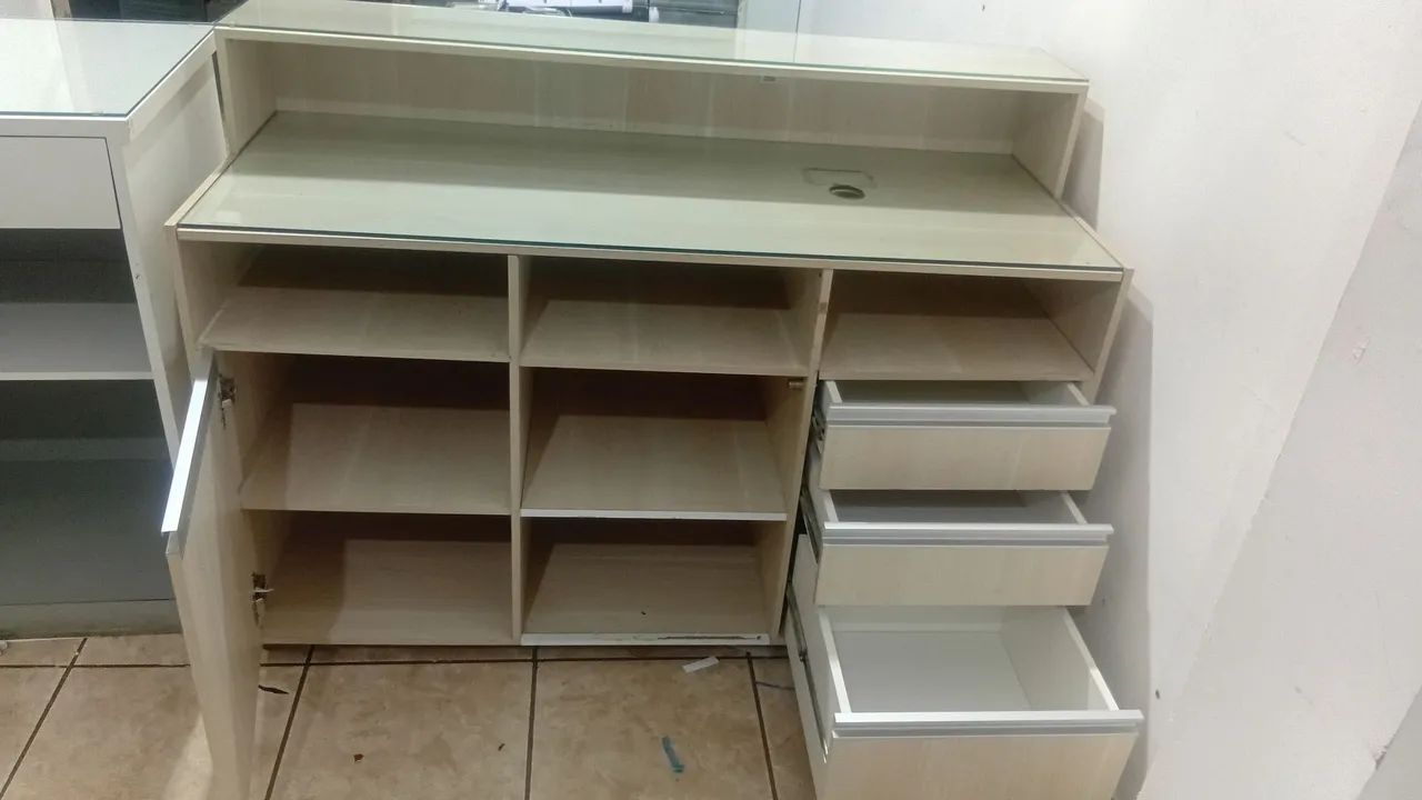 Vendo balcão barato p sair rapido 