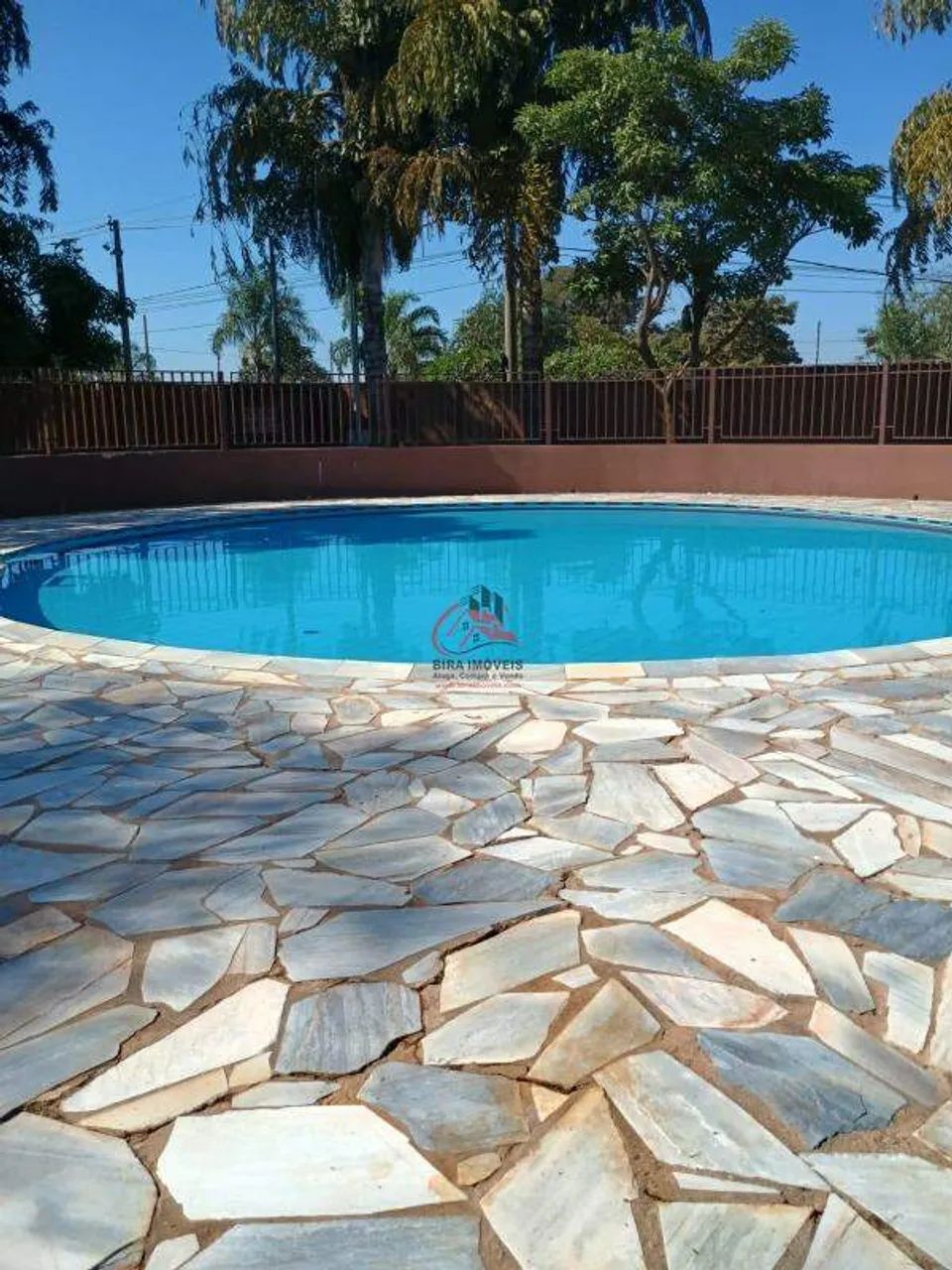 Casa no Condomínio Terra Nova com 3 Quartos e Cozinha Planejada