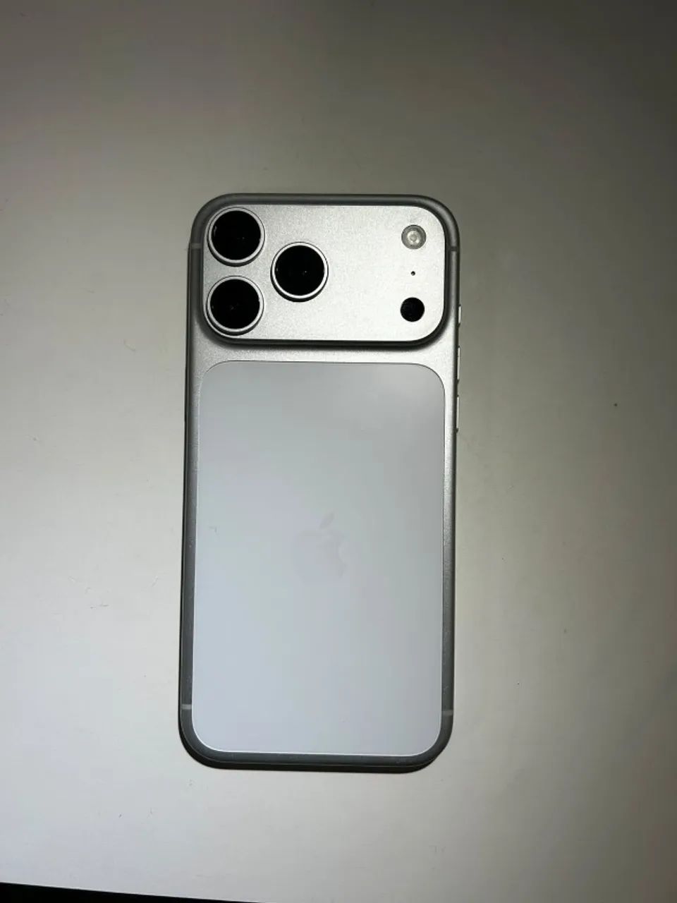 Vendo Iphone 17 Pro Max 256g (seminovo) - Foto 3