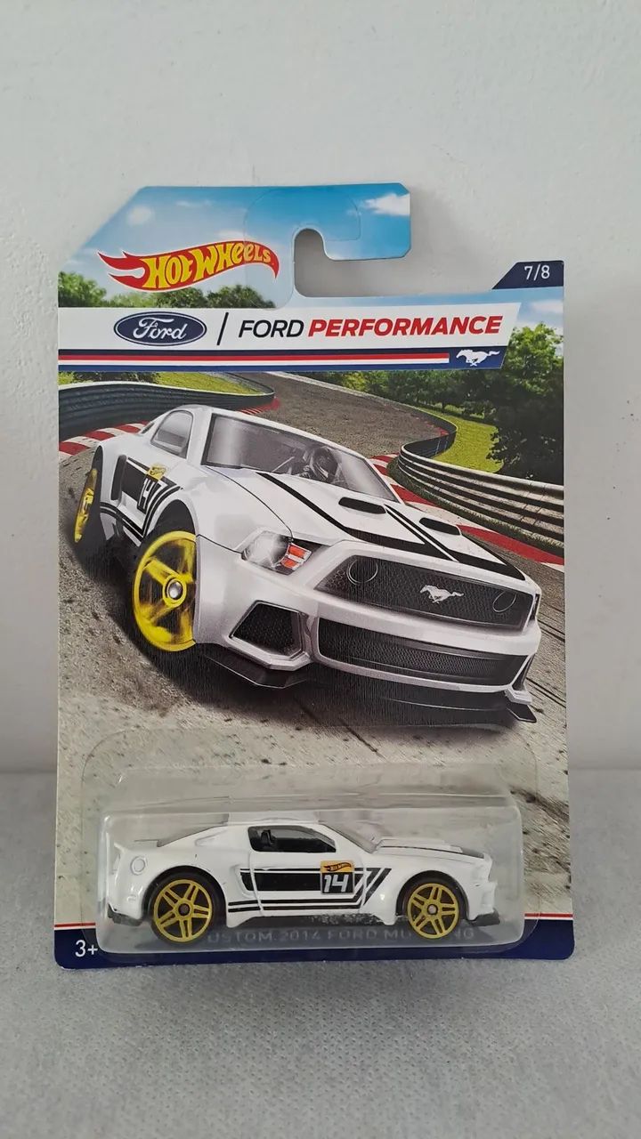 * MT 2 Ford Performance Hot Wheels Mustang 92 + Custom 2014 Novos e Lacrados  - Foto 3