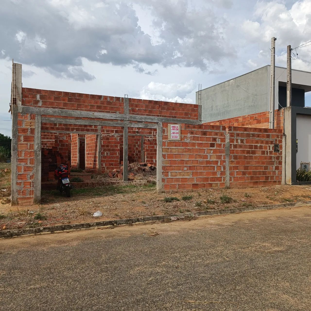 Vendo ou troco Casa em Construção 