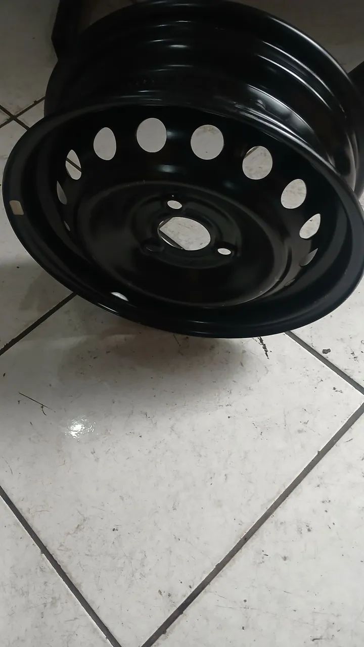 UMA RODA ORIGINAL DE FERRO RENAULT KWID ARO 14 SEM DEFEITO NENHUM  - Foto 5