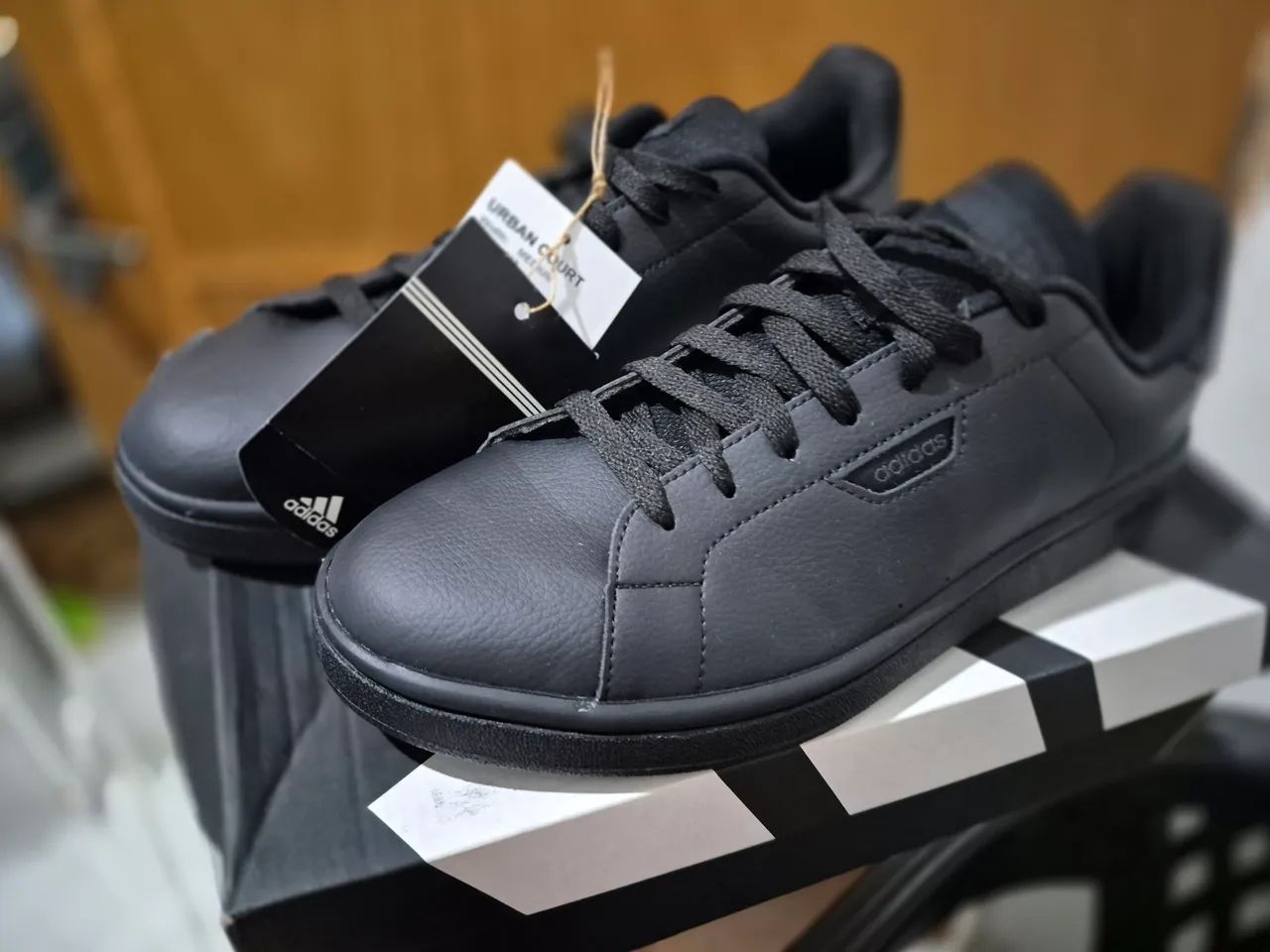 Tênis Adidas - (NUNCA USADO)