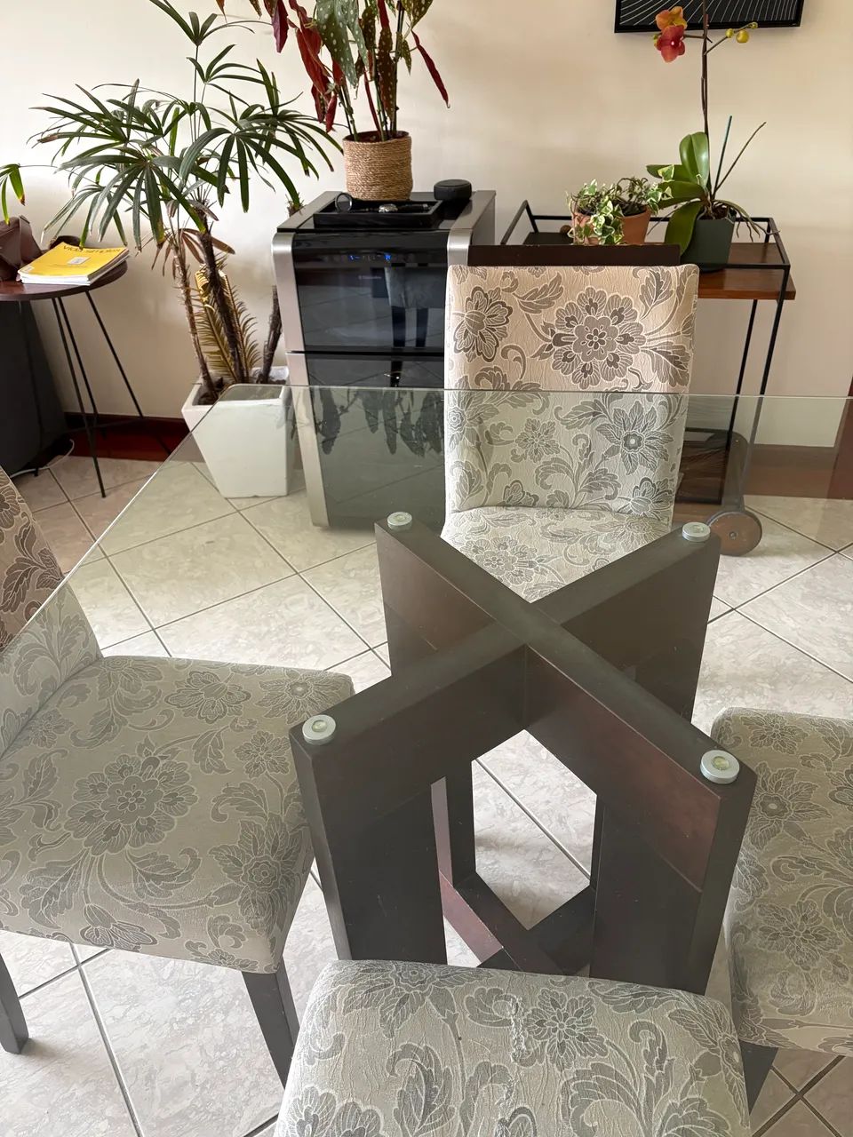 Oportunidade - Mesa de jantar completa com 4 cadeiras  - Foto 3