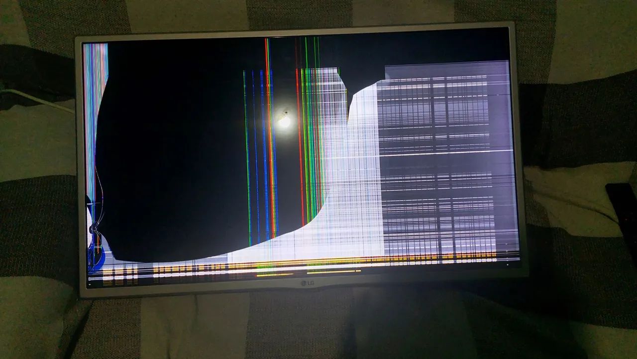 TV LG 32 polegadas branca (conserto ou peças)