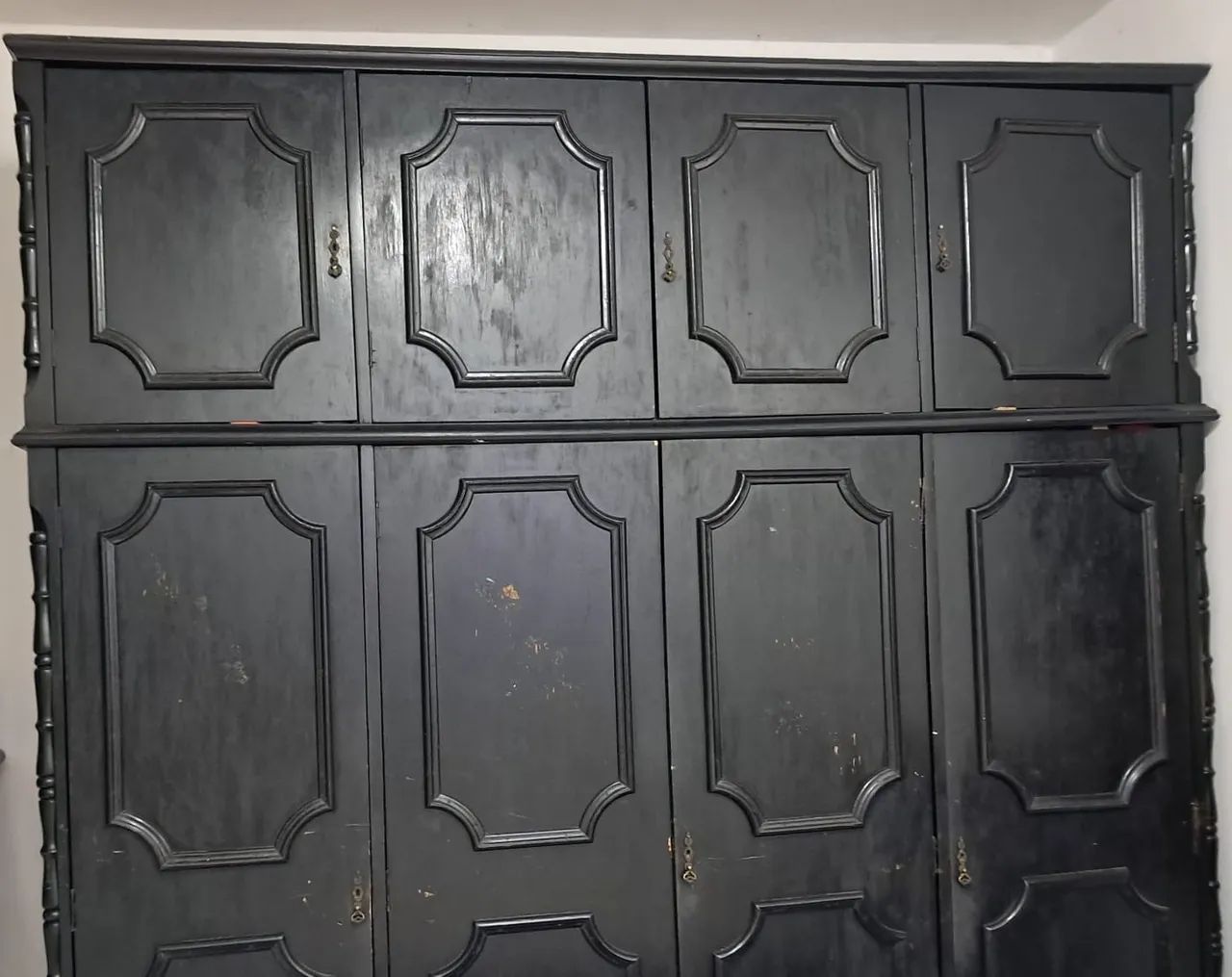 Guarda roupa de madeira