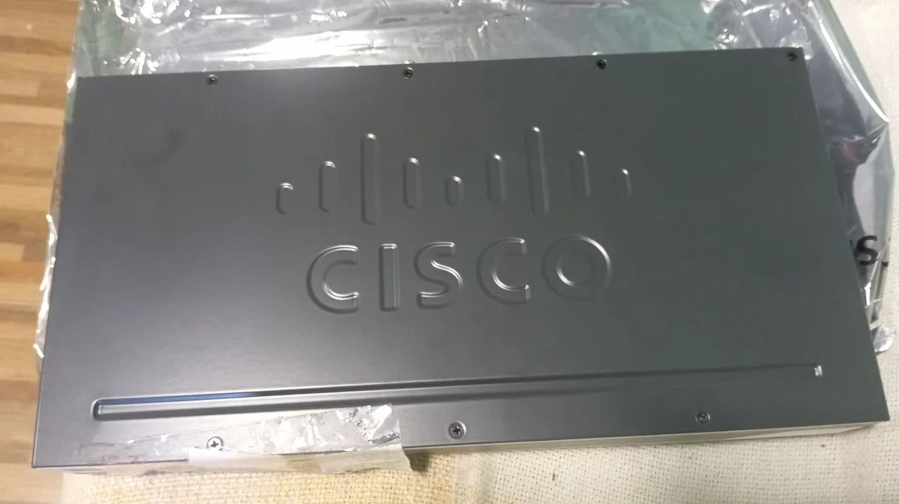 Cisco 1900 - Foto 2
