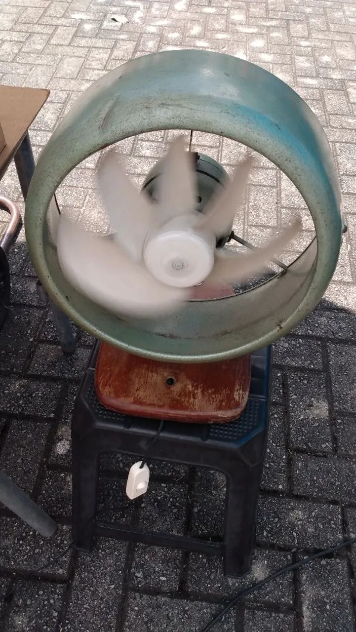 Ventilador antigo Walita anos 60 funcionando.  - Foto 3