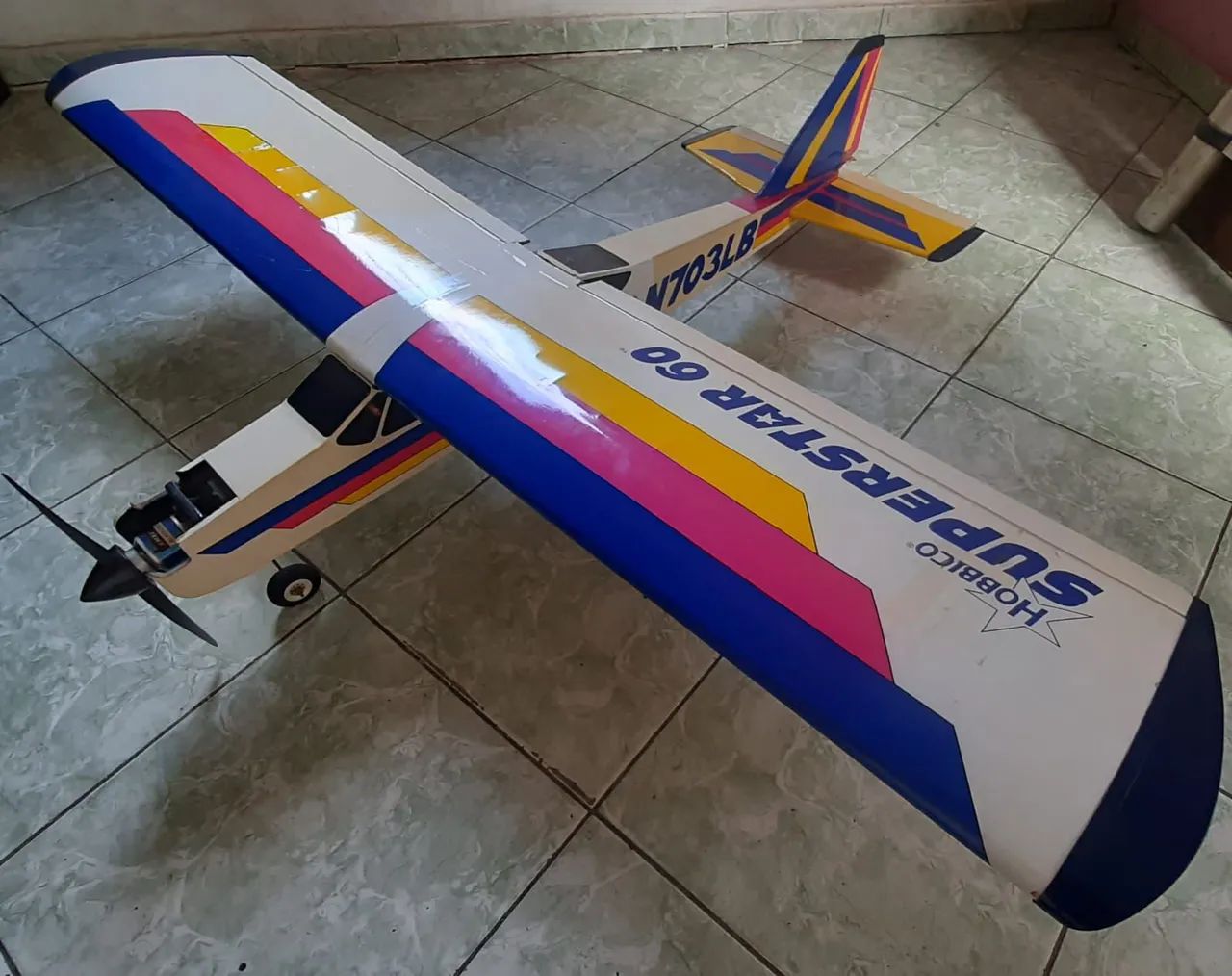 AEROMODELO TREINADOR (ELÉTRICO)