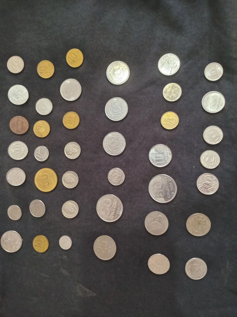 Moedas antigas nacionais e internacionais  - Foto 2