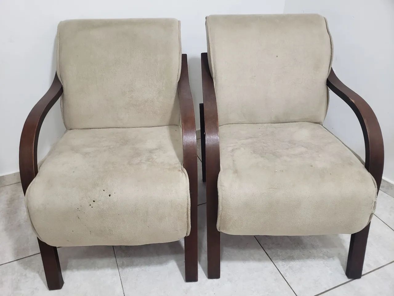 KIT COM 2 POLTRONAS TECIDO SUEDE 