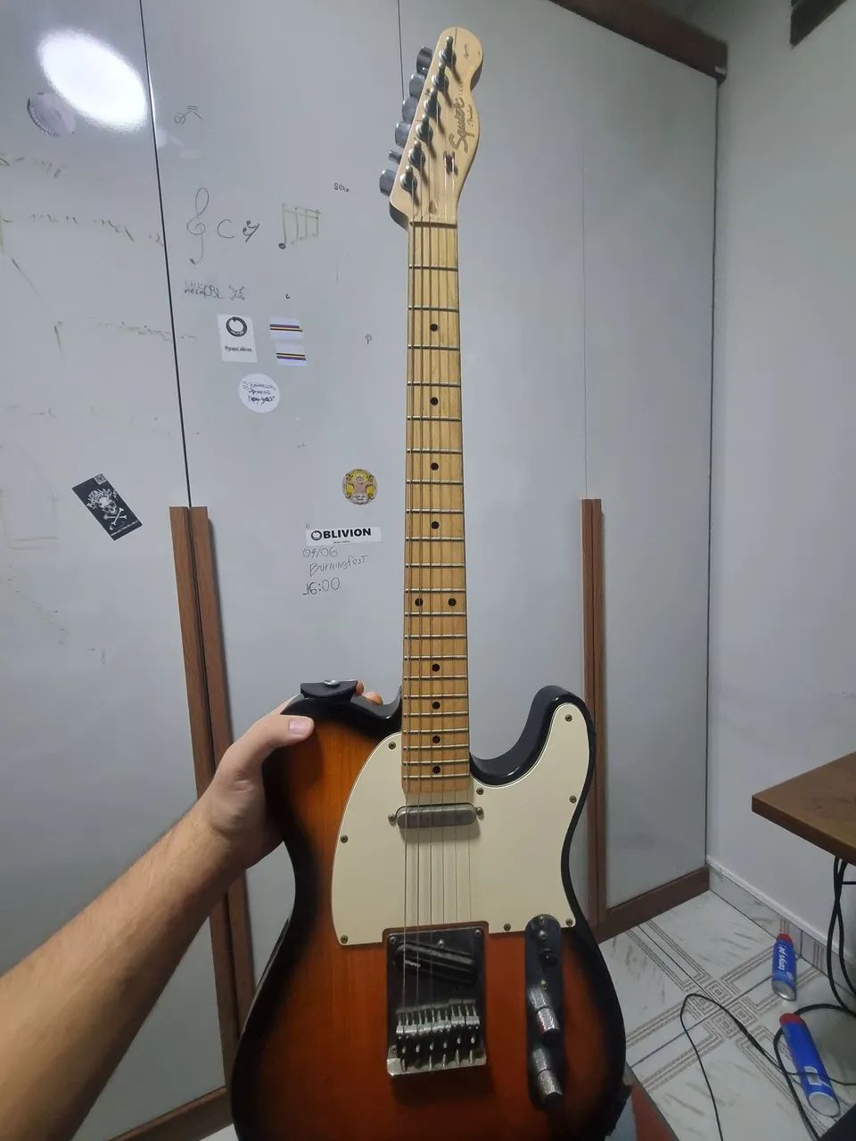 Guitarra telecaster squier com upgrade