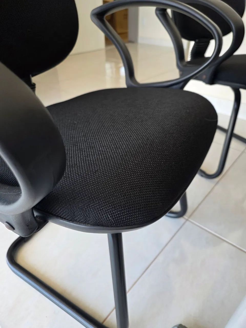 Cadeiras para escritório ou recepção.  - Foto 3