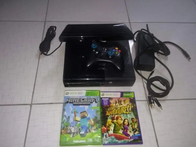 XBOX 360 SLIM EDITION COM CONTROLE E KINECT 
