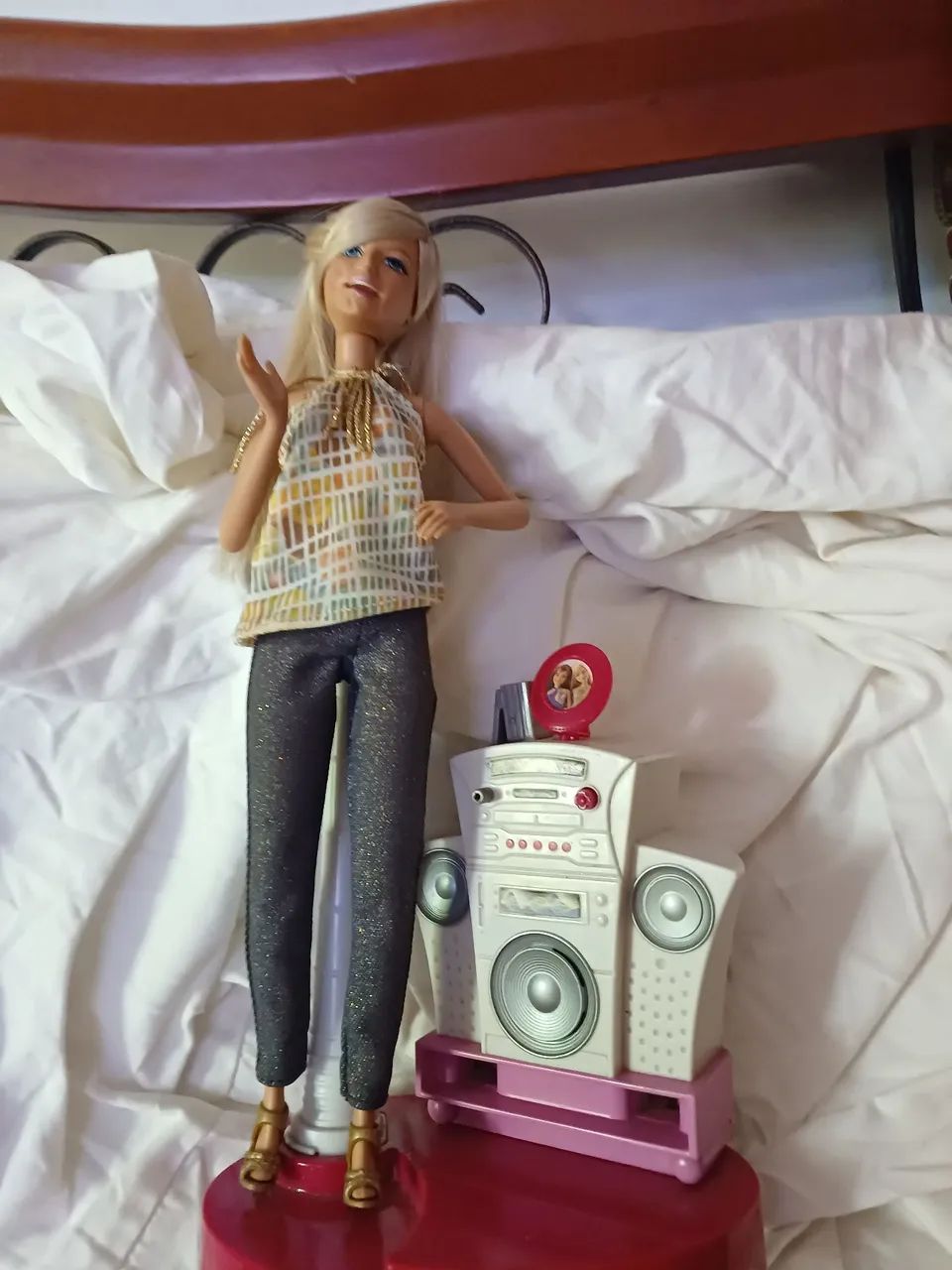 Boneca barbie  cantora .nao funciona . - Foto 5