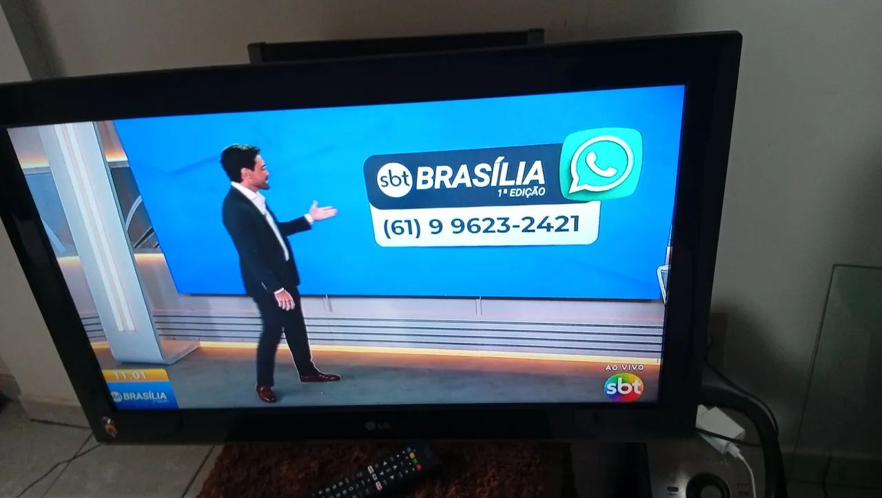 Tv LG 32 polegadas com Chromecast que transforma a tv em smart incluído. - Foto 2
