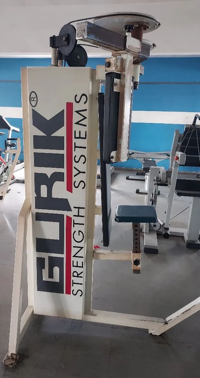 Máquina de musculação Peck Deck - Foto 2
