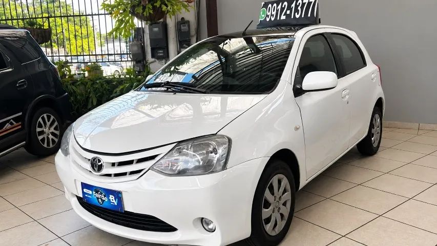 Toyota Etios 1.3 16V FLEX 2013