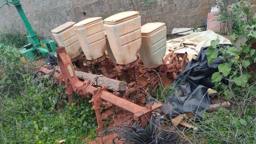 vendo trator com vários empementos - Foto 6