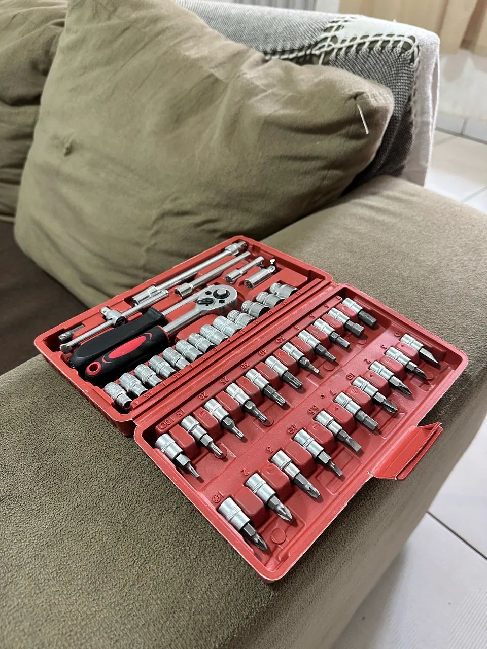 Kit de Ferramentas com Catraca + Soquetes e Bits - Foto 3