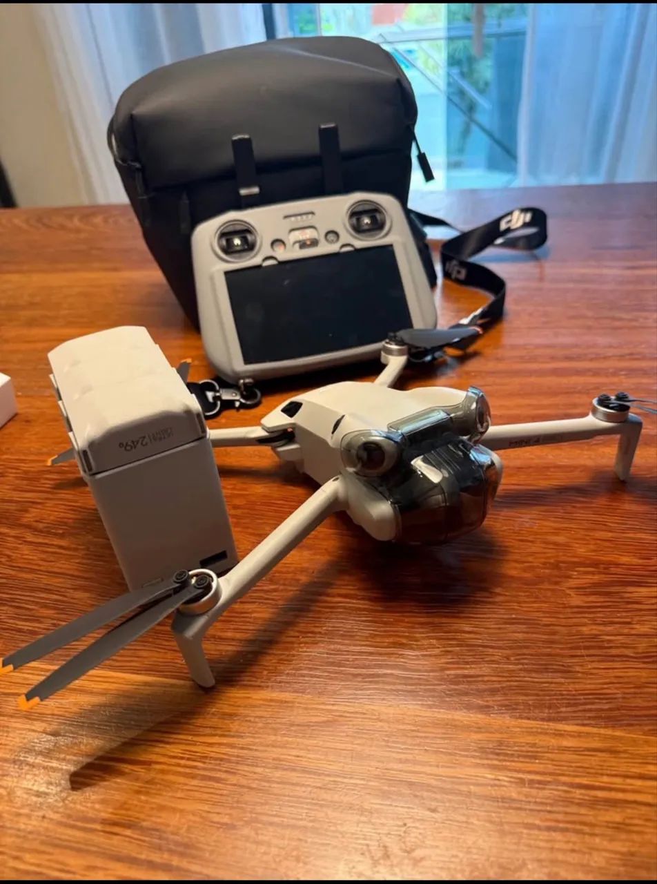 DJI 4 Pro Kit Flymore - COMPLETO