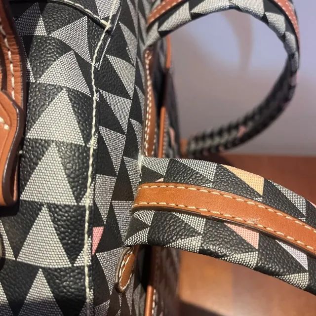 mochila schutz triangule preta - Foto 5