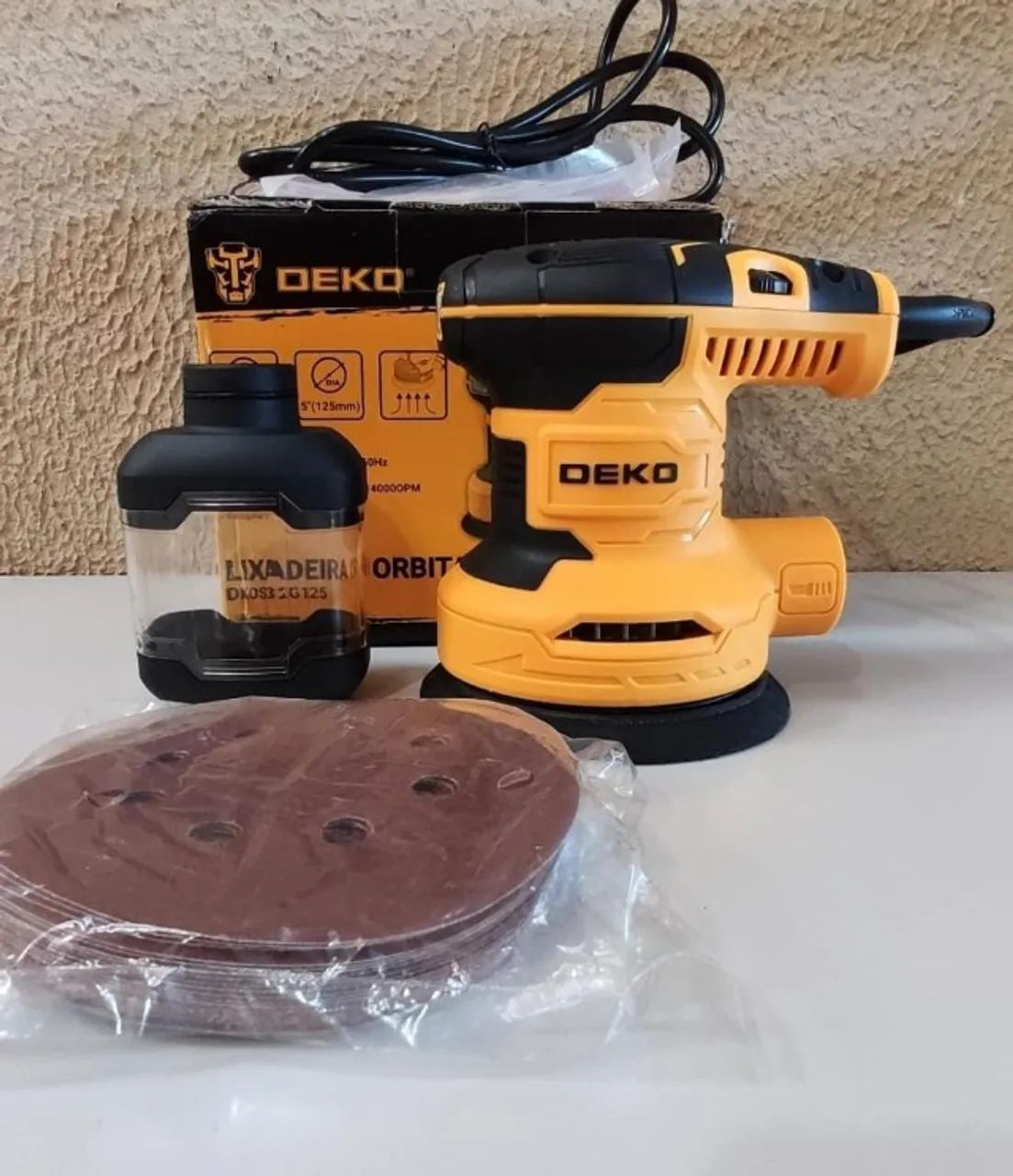 Lixadeira Roto Orbital 5 Polegadas 320w 16 Lixas Deko Cor Amarelo 220V - Foto 3