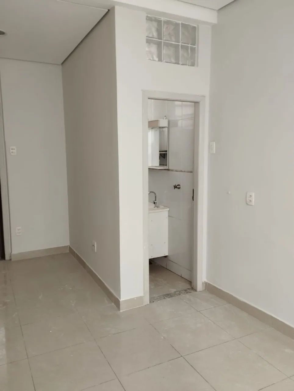 ALUGO SALA COMERCIAL COM BANHEIRO PRIVATIVO - Foto 2