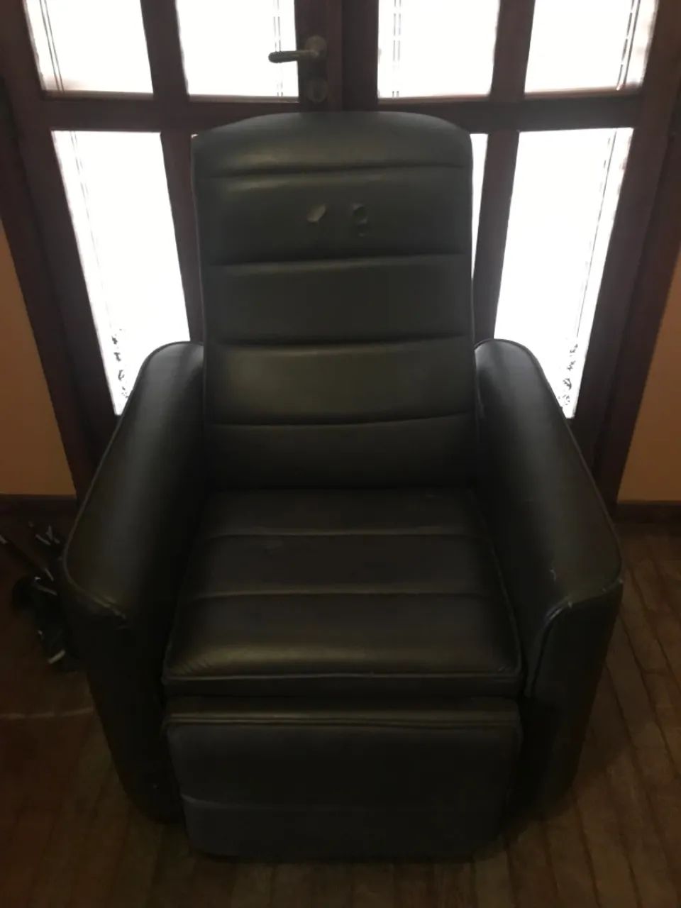 Poltrona em Couro Legítimo