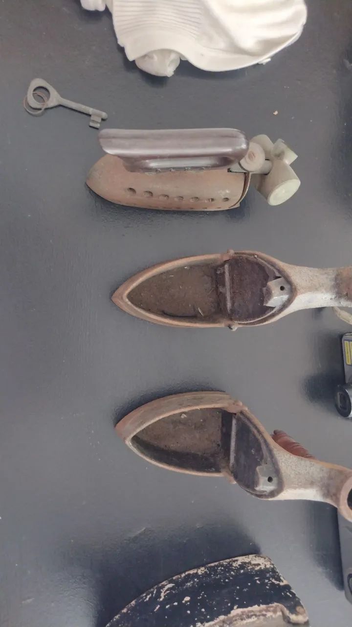Ferro antigo de passar roupa  - Foto 4