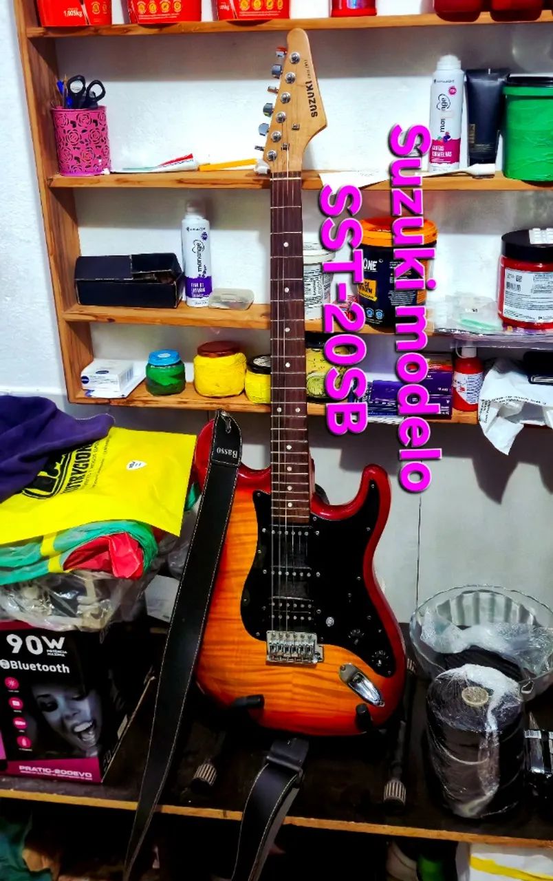 Guitarra suzuki
