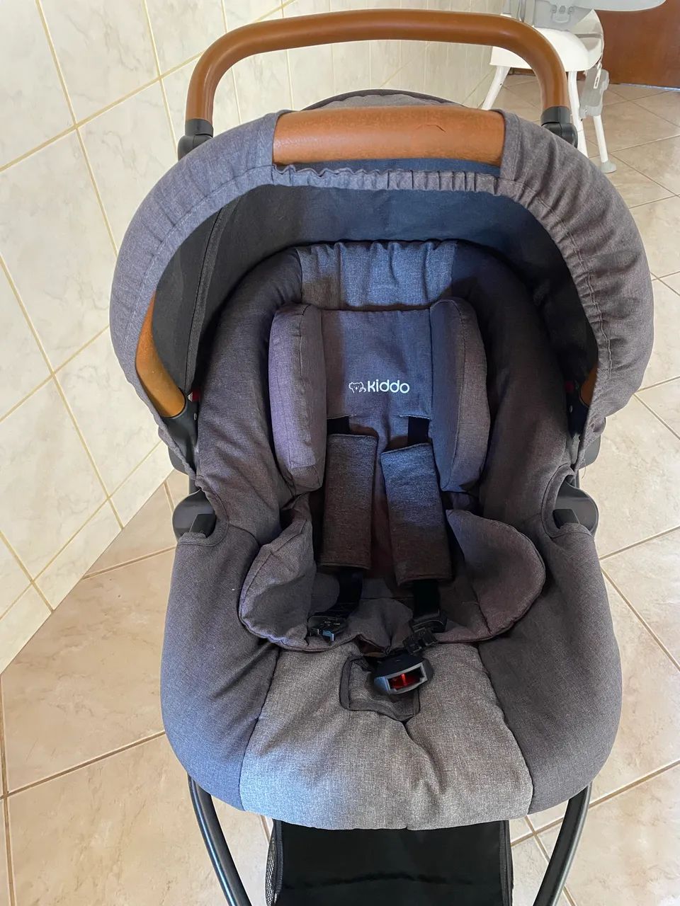 Carrinho Kiddo Trek com bebê conforto - Foto 5