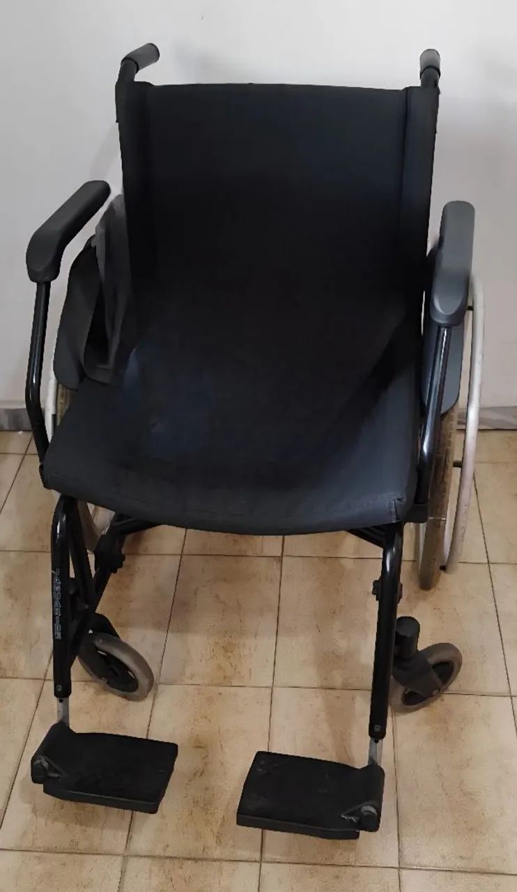 Cadeira de rodas até  150 kg